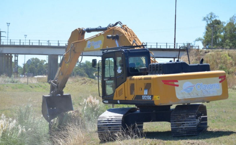 Tareas de limpieza de canales en el marco del plan hidr�ulico